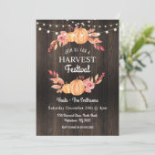 Herfst Harvest Festival Pumpkin Wood Floral Invite Kaart (Staand voorkant)