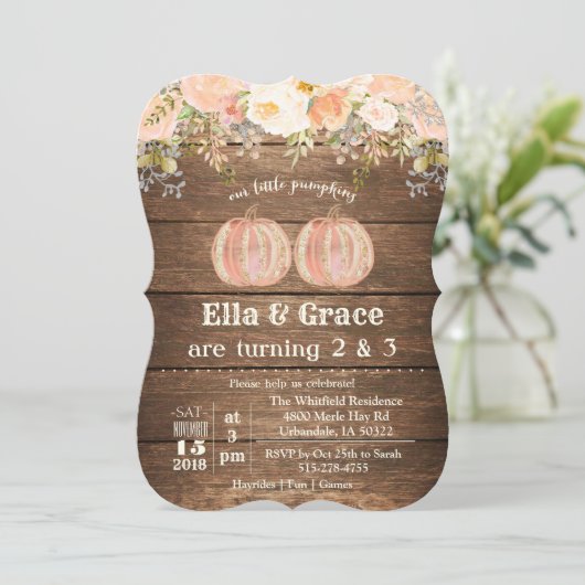 Herfst herfst broer en zus tweeling verjaardagsuit kaart (Staand voorkant)