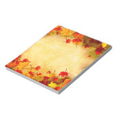 Herfst herfst leest op oude papieren achtergrond notitieblok (Linkerzijde)