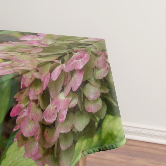 Herfst Hydrangea Bloesem met Gouden Hosta Bladeren Tafelkleed (Voorbeeld)