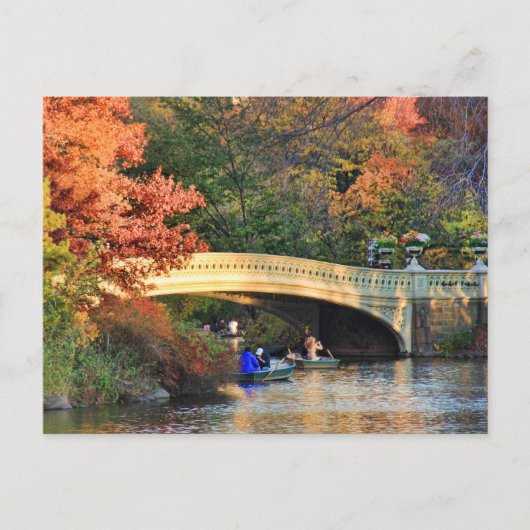 Herfst in Central Park: Boaters door Bow Bridge #0 Briefkaart (Voorkant)