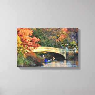 Herfst in Central Park: Boaters door Bow Bridge #0 Canvas Afdruk