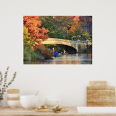 Herfst in Central Park: Boaters door Bow Bridge #0 Poster (Keuken)
