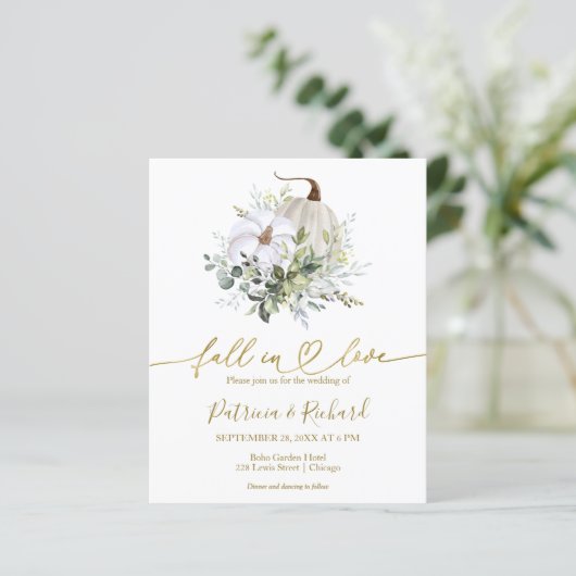 Herfst in de liefde budget bruiloft uitnodiging (Staand voorkant)