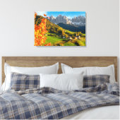 Herfst in een Dolomietenlandschap met een kerk Canvas Afdruk (Insitu (Slaapkamer))