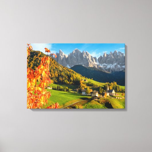 Herfst in een Dolomietenlandschap met een kerk Canvas Afdruk (Voorkant)