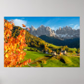 Herfst in een Dolomietenlandschap met een kerk Poster (Voorkant)