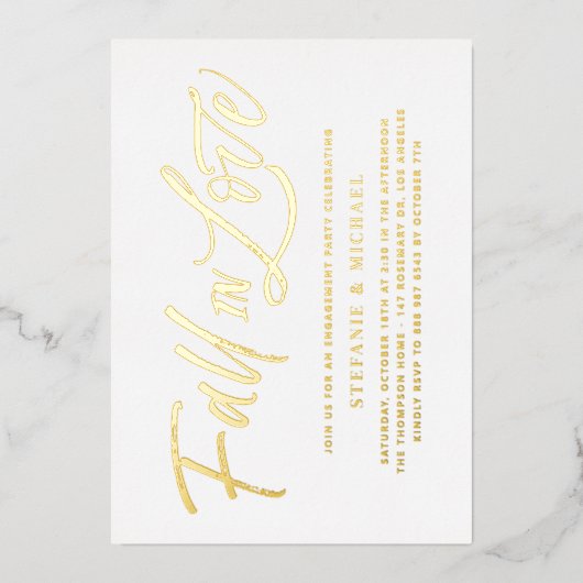 Herfst in liefde belettering gouden verlovingsfees folie uitnodiging (Voorkant)