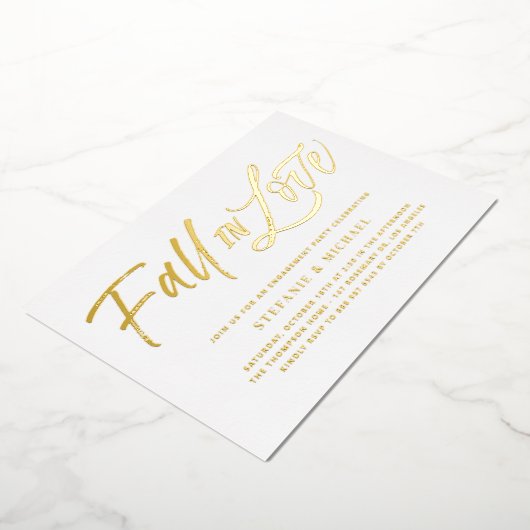 Herfst in liefde belettering gouden verlovingsfees folie uitnodiging (Gedraaid)