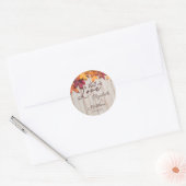 Herfst in liefde herfst bladeren rustieke hout bru ronde sticker (Envelop)