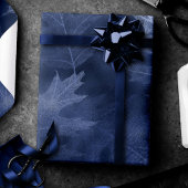 Herfst in liefde in het najaar | Navy Blue Leaf Pa Cadeaupapier