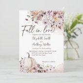 Herfst in liefde loof pompoen bruiloft kaart (Staand voorkant)