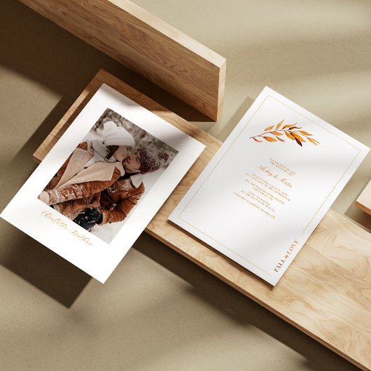 Herfst in liefde met herfstmoderne minimalistische kaart