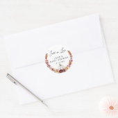 Herfst in Love White Pumpkin Baby shower Ronde Sticker (Envelop)