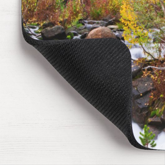 Herfst kleur langs bisschop Creek, CA Muismat (Hoek)