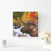 Herfst kleur langs bisschop Creek, CA Vierkante Klok (Huis)