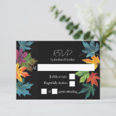 Herfst laat contrast zwarte bruiloft RSVP kaartje (Staand voorkant)