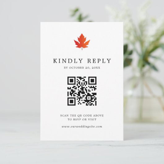 Herfst Maple Leaf Eenvoudige QR Code Wedding RSVP Kaartje (Staand voorkant)