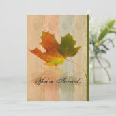 Herfst Maple Leaf over papieren bruiloft Kaart (Staand voorkant)