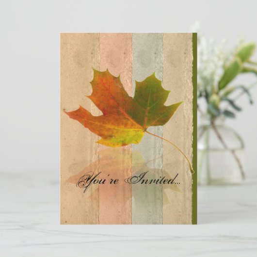 Herfst Maple Leaf over papieren bruiloft Kaart (Staand voorkant)