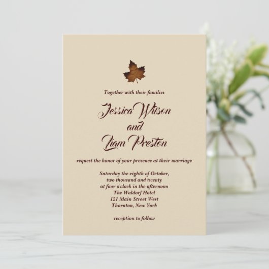 Herfst Maple Leaf Wedding Invitation - beige Kaart (Staand voorkant)