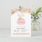 Herfst meisje gouden pompoen 1e verjaardag kaart (Staand voorkant)