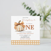 Herfst onze kleine pompoen draaien een verjaardag kaart (Staand voorkant)