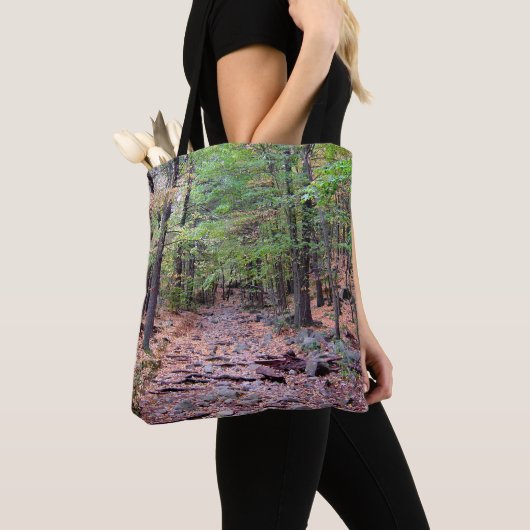 Herfst op Blue Hills Reservation Red Dot Trail Tote Bag (Dichtbij)