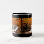 Herfst op Herfsten in de fabriek Tweekleurige Koffiemok (Center)