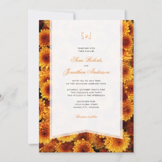 Herfst Oranje Chrysanthemum Monogram Bruiloft Kaart (Voorkant)