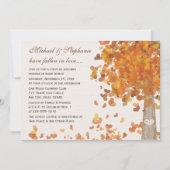 Herfst-paar met carved Tree Shower-uitnodigingen Kaart (Voorkant)