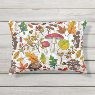 Herfst paddenstoelen, bladeren, noten en bessen op buitenkussen