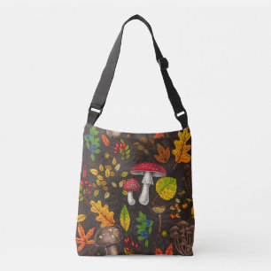 Herfst paddenstoelen, bladeren, noten en bessen op crossbody tas
