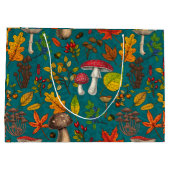Herfst paddenstoelen, bladeren, noten en bessen op groot cadeauzakje (Achterkant)