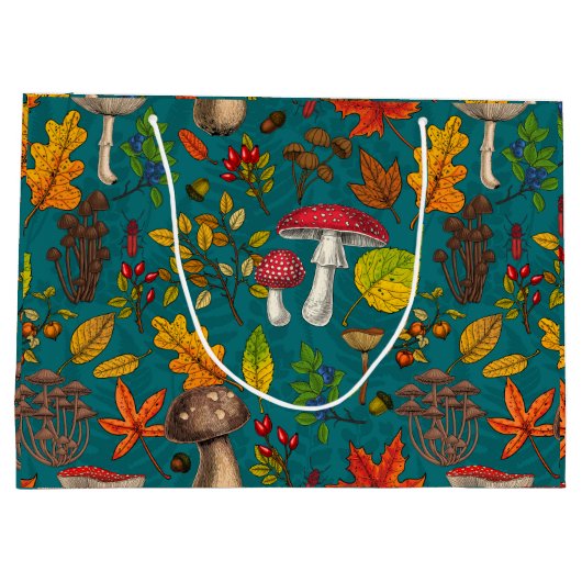 Herfst paddenstoelen, bladeren, noten en bessen op groot cadeauzakje (Achterkant)