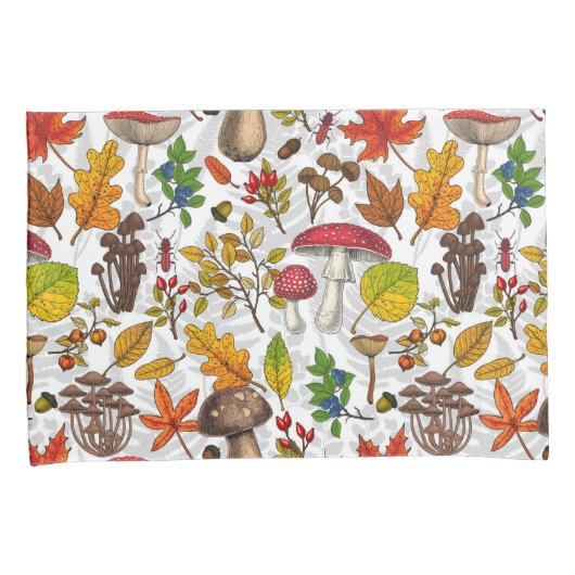 Herfst paddenstoelen, bladeren, noten en bessen op kussensloop (Voorkant-Rechts)