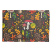 Herfst paddenstoelen, bladeren, noten en bessen op kussensloop (Achterkant-Links)