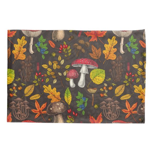 Herfst paddenstoelen, bladeren, noten en bessen op kussensloop (Achterkant-Links)