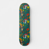 Herfst paddenstoelen, bladeren, noten en bessen op persoonlijk skateboard (Voorkant)