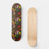 Herfst paddenstoelen, bladeren, noten en bessen op persoonlijk skateboard (Voorkant)