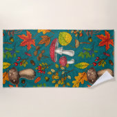 Herfst paddenstoelen, bladeren, noten en bessen op strandlaken (Voorkant)