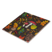 Herfst paddenstoelen, bladeren, noten en bessen op tegeltje (Zijkant)