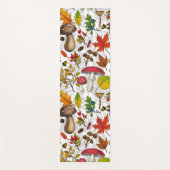 Herfst paddenstoelen, bladeren, noten en bessen op yogamat (Voorkant)