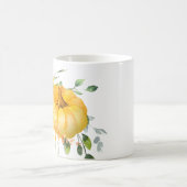 Herfst pompoen, zonnebloemen en groen koffiemok (Center)