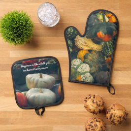 Herfst pompoenen in een rustieke tuin ovenwant & pannenlap set