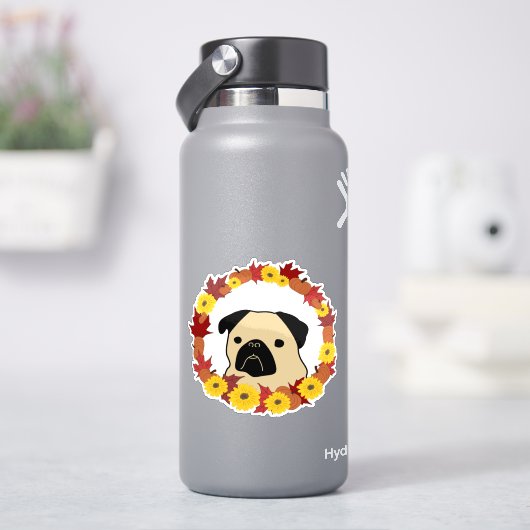 Herfst Pug met bladeren, pompoenen en zonnebloemen Sticker (HydroFlask)