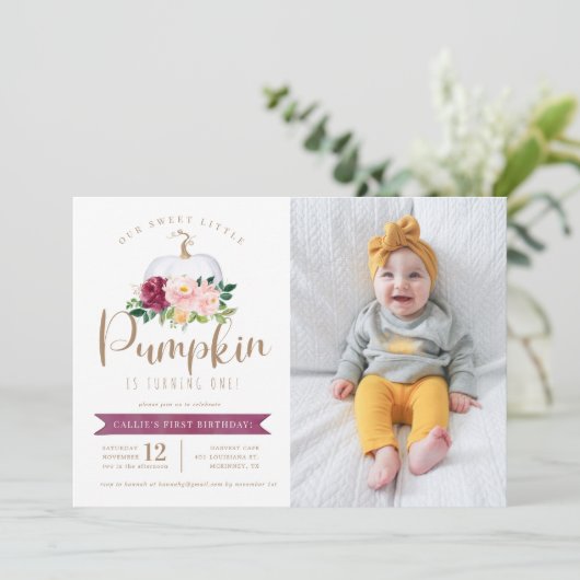 Herfst Pumpkin Birthday Foto Uitnodiging Aangepast (Staand voorkant)