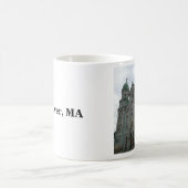 Herfst River, MA Historische Gothische Kerk Koffiemok (Center)