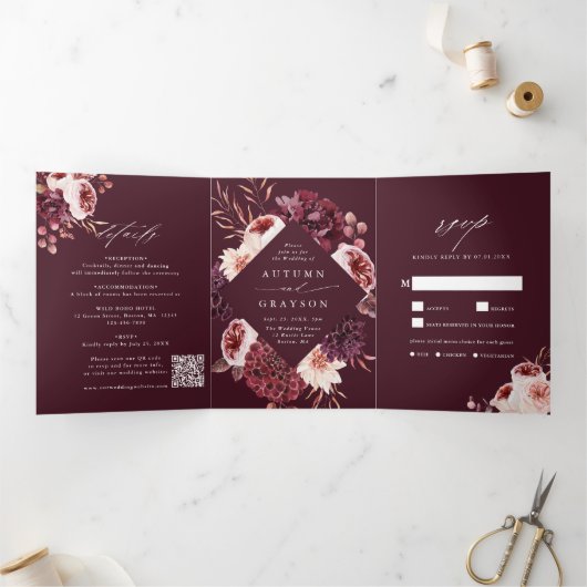 Herfst Romance Waterverf Bloemen bruiloft Bourgond Drieluik Uitnodiging (Binnen)