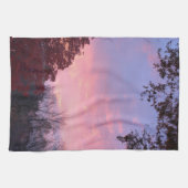 Herfst roze gele zonsondergang over bomen theedoek (Horizontaal)